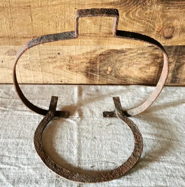 ancien chaudron de cheminée avec son support fer forgé (2) - Catawiki