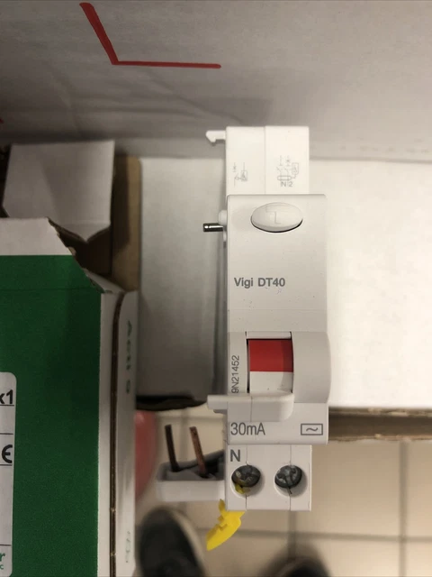 Découvrez l'accessoire SCHNEIDER - A0Q31225 - Bloc différentiel Vigi iC60 - 2P - 25