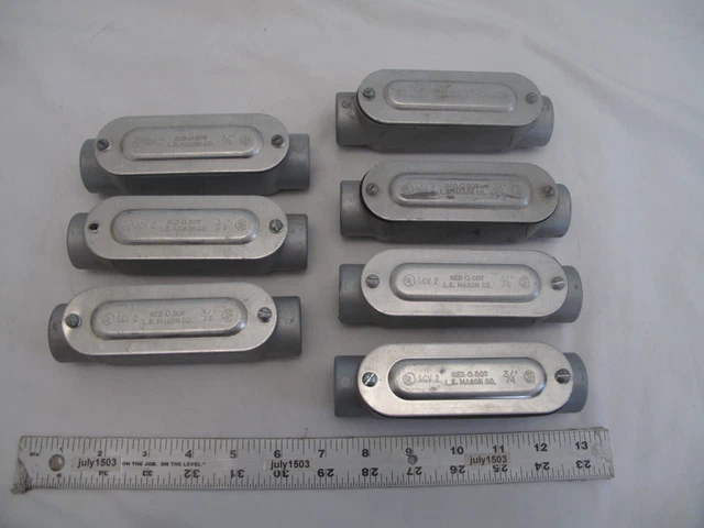 (7) Red Dot 3/4" C Style Aluminum Conduit Body - 7 w/covers, 5 w/gaskets