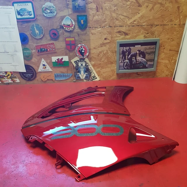 Carrosserie et carénage pour le côté arrière pour motocyclette