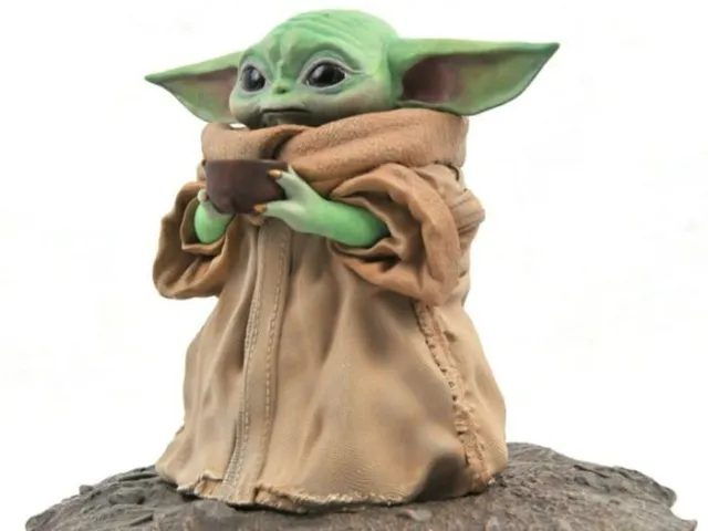 Gentle Giant Star Wars Mandalorian Baby Yoda 1/2 scale collectors statue The Chi
