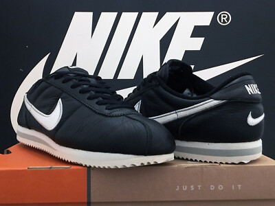 VINTAGE 2000 NIKE Cortez III Leder uk10 