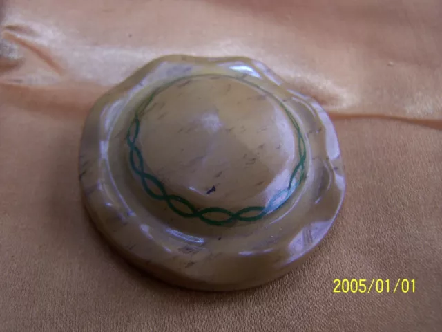 Anciens boutons : 1 bouton en métal et bakélite . Art Déco. 45mm.  N°537