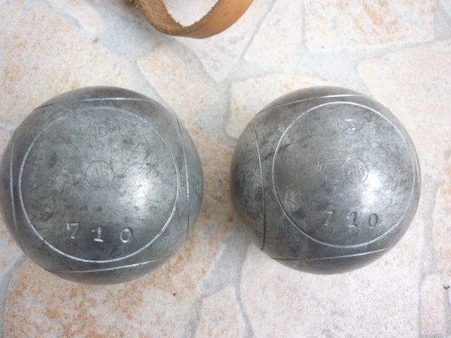 Deux Boules De Pétanque JB Pétanque - 790 Grammes - Diamètre 76mm - Occasion