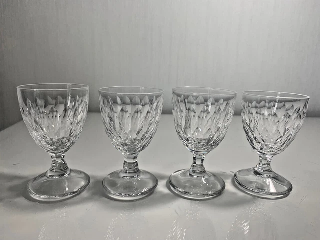 Superbe 4 petit verre cristal taillé de Baccarat modèle grain de riz 6,7 cm