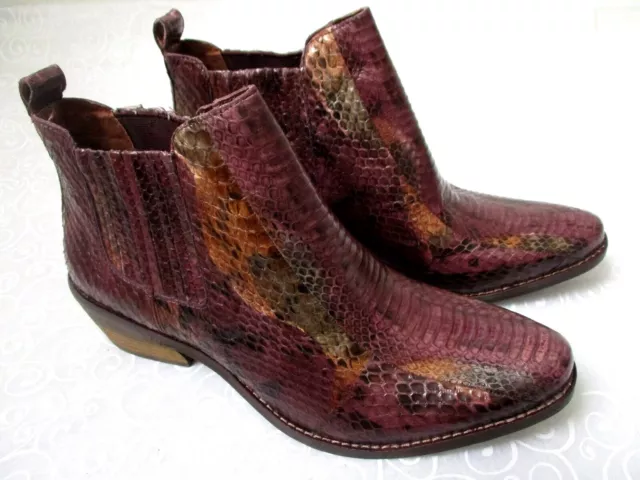 Vince Camuto Corra Snake Design Ankle Leather Boots Size 9 1/2 M - New