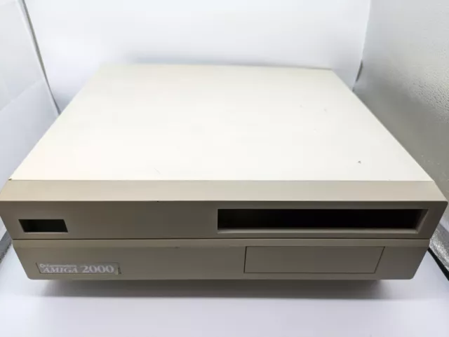 Commodore Amiga 2000 Gehäuse / Desktop Case original  + Schraubenset