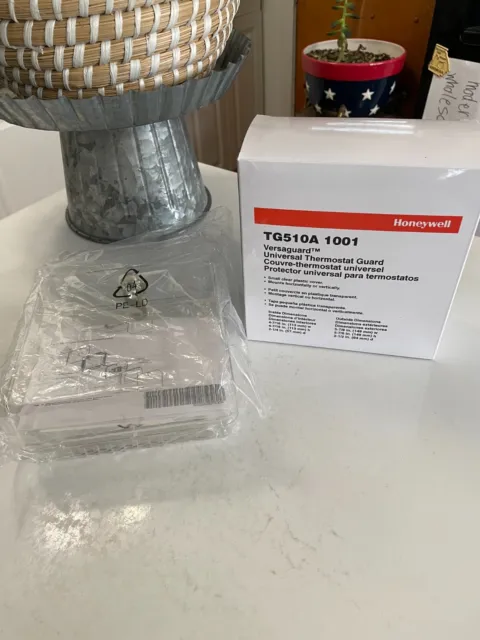 Honeywell TG510A 1001 Versaguard Universal Thermostat Guard NEW in Box