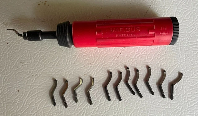 Vargus deburring tool with 12 new blades
