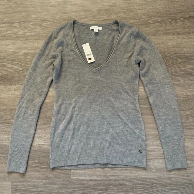New York & Company Womens XS V Neck Long Sleeve Acrylic Sweater Gray NWT
