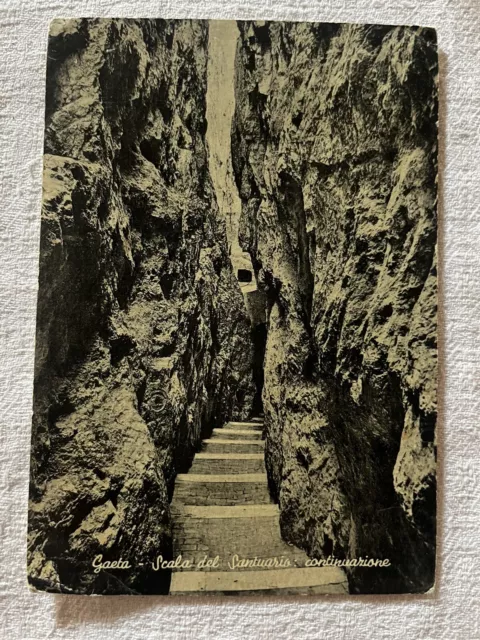 Cartolina Gaeta (Latina). Scala Santuario Montagna Spaccata. Viaggiata 1952