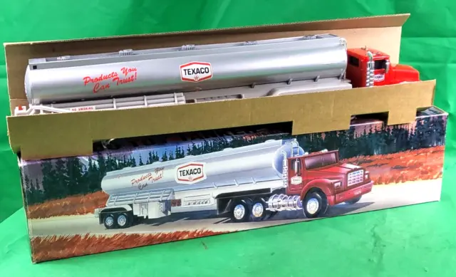 MIB 1995 Texaco 1975 Toy Tanker Truck with Working Lights & Sounds