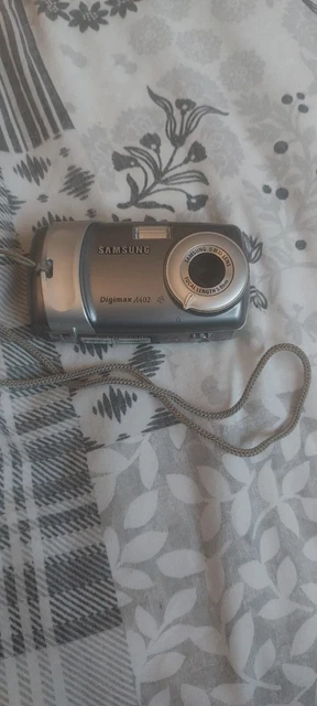 Samsung Digimax A402 4.0MP Digital Camera - Black