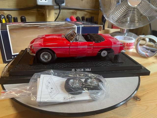 MGB MK1 in red - Kyosho 1:18 [with flaws so please read the