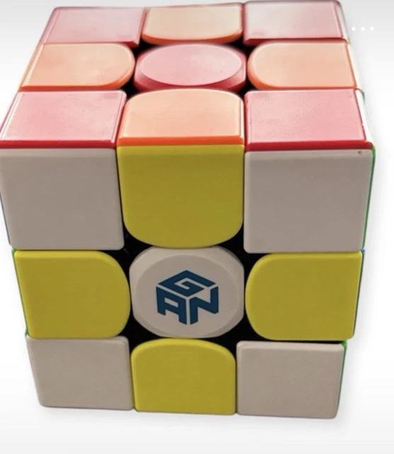 Rubik’s Cube Neoncolor Par Megahouse - Casse-tête Coloré