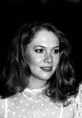 KATHLEEN TURNER CIRCA 1981 In New York City OLD PHOTO EUR 7,01