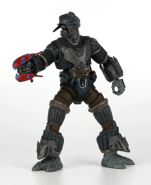 HALO 3 BLACK Covenant Brute Stalker Mcfarlane Toys Action Figure w/ Weapon  £29.99 - PicClick UK
