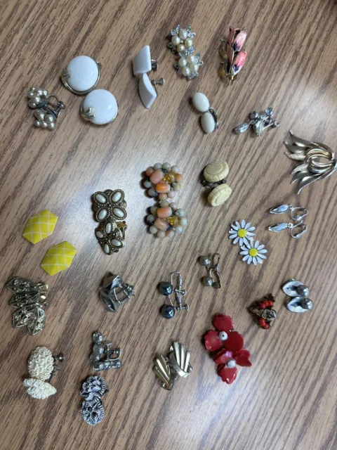 Vintage  Clip On And Screw Back Earrings. Lot Of 25 Pairs. All In Great Shape