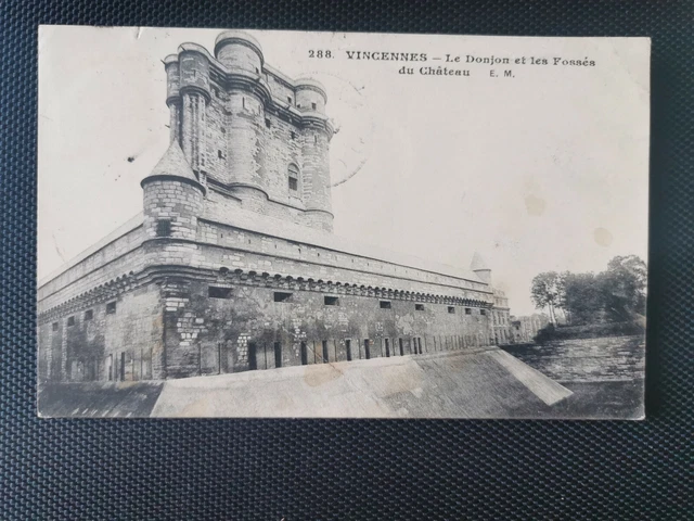 CPA 94 VINENNES - The Dungeon and the Château Ditches