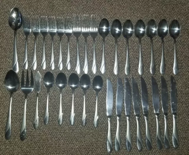 Cambridge Silversmiths Swirl Sand 33-Piece Flatware Set used