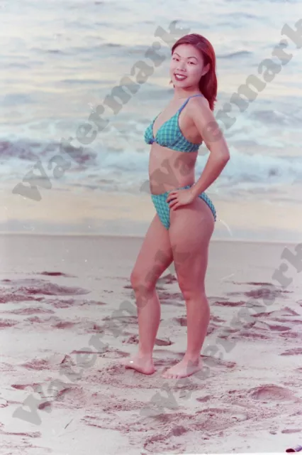 Curvy woman glamour Vintage  35mm Film Negative Qk13