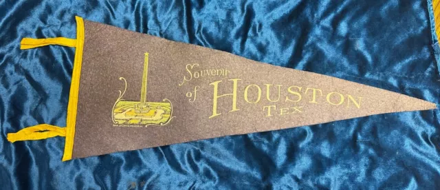 Vintage 1950’s Souvenir Of  New Orleans Louisiana Felt Pennant 👀