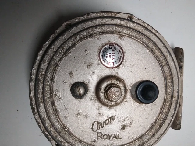 avon royal fishing reels 2 x Classic Vintage Grice And Young Supreme And Speedia Cen Vintage Carp Tackle An Avon Royal Supreme fishing