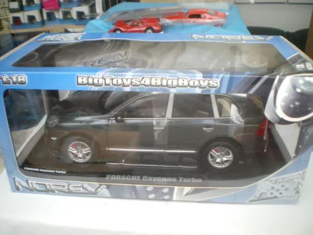 1/18 Porsche Cayenne Turbo gris foncé  2007 + Norev 187534 Neuf Boite