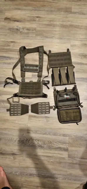 LBT Minimalist Chest Rig with Assorted Front Placards