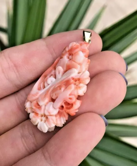 VINTAGE ESTATE UNDYED CARVED ANGEL SKIN CORAL FLOWER 14K GOLD PENDANT 40x24m 8g