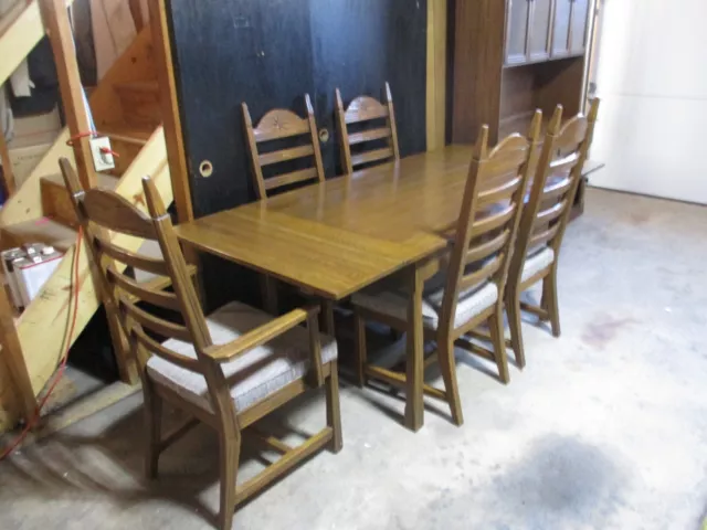 Brandt Ranch Oak Dining Table with 5 Chairs in Acorn Finish Excellent Condition