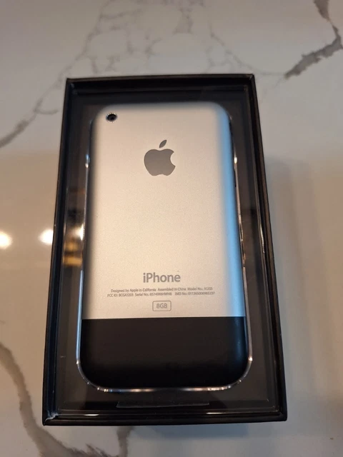 ORIGINAL APPLE IPHONE 1st Generation 8GB unlocked 2G GSM IOS 3