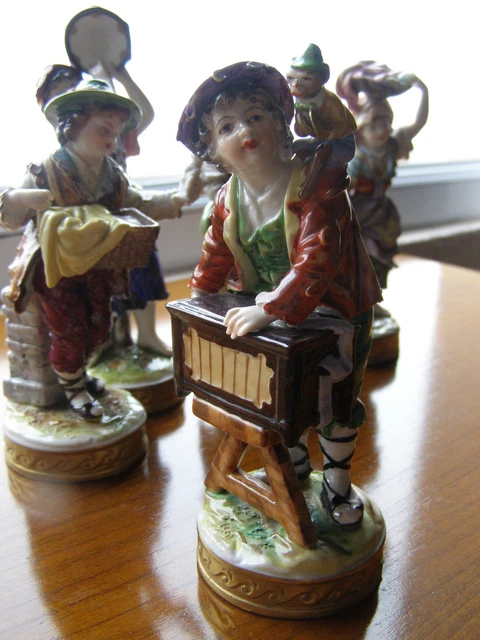 Collection  De Cinq Personnages Porcelaine Allemande Volkstedt Milieu Xxeme 2