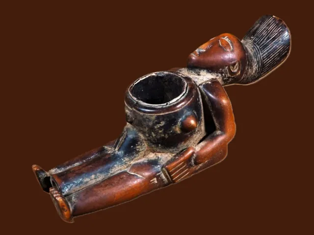 Art africain. Pipe anthropomorphe. Ethnie Mangbetu. R.D. Congo. Afrique.