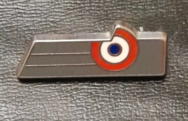 Pin's Symbole. Armée, Gendarmerie. AIR. Terre, Mer. ???