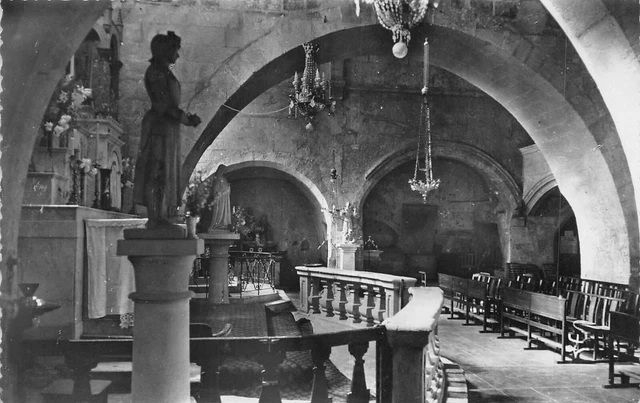 Cpa 13 Les Leases De Provence Interior Church