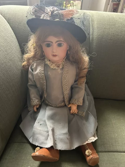 Poupée Ancienne Parisienne – XIXème – Tête Biscuit Façon Pauline – Collier D'origine