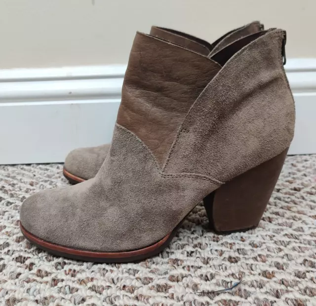 Kork-Ease Castaneda Boots Size 8.5 Brown Leather Boho Ankle Block Heel