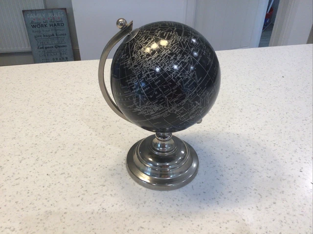 Globo enmarcado de metal giratorio Small Legend 16 cm de diámetro