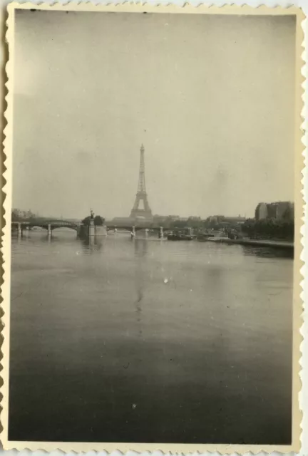 Photo Ancienne - Vintage Snapshot - Tour Eiffel Seine Reflet Paris