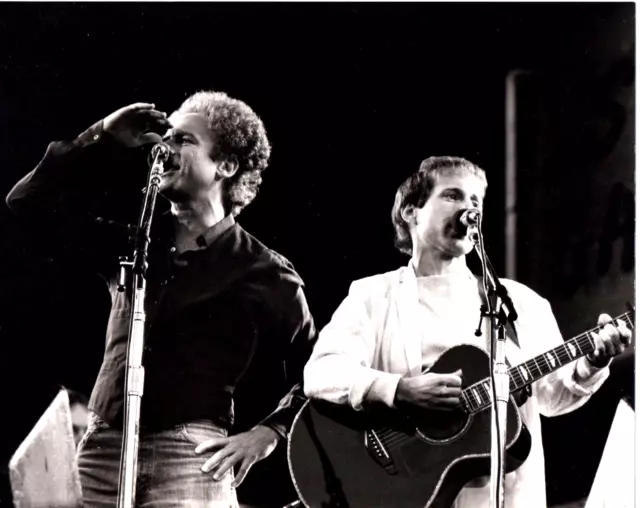 Simon & Garfunkel Photo 1982 Unique Unreleased Image Exclusive 12 Inches Wembley