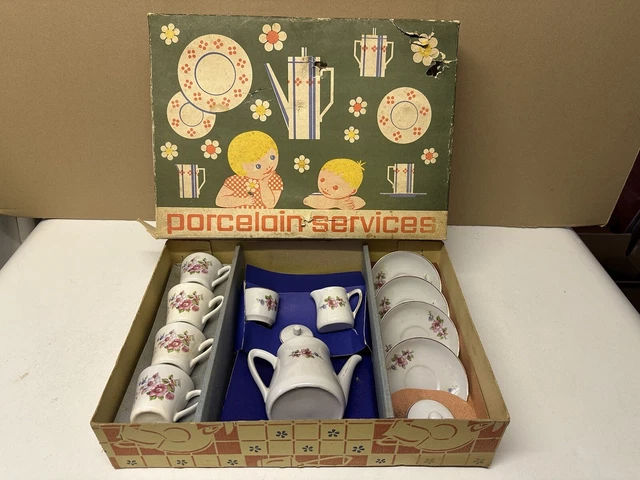 ANCIENNE DINETTE EN PORCELAINE BOITE D'ORIGINE - SERVICE A CAFE - 11 PIECES