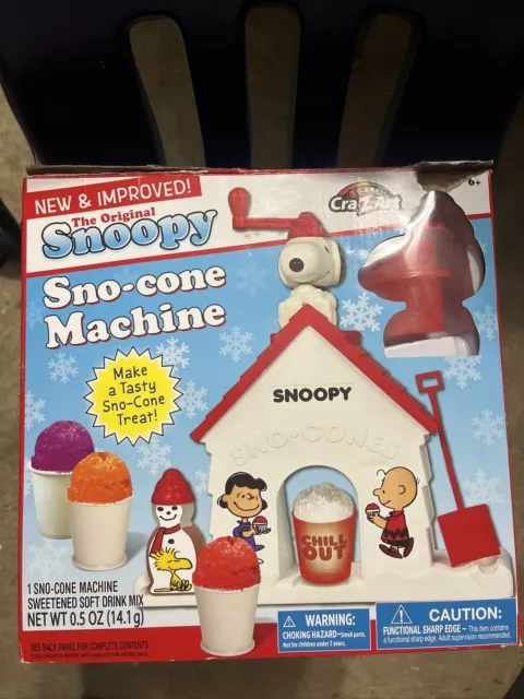 The Original Snoopy Snow cone Machine Peanuts Charlie Brown NEW Damaged Box