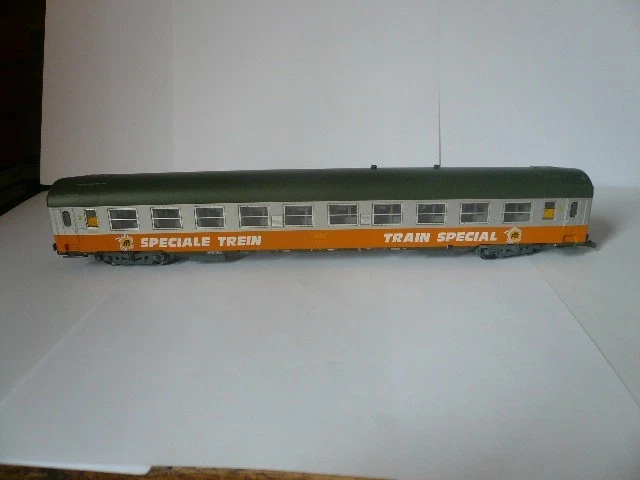 ROCO voiture voyageurs 2ième classe/FOURGON vert/argent UIC