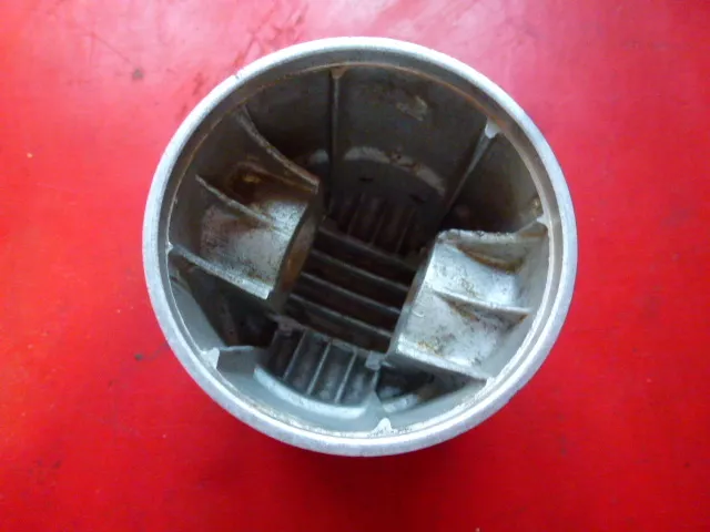 piston PEUGEOT P111 diamètre 70 mm neuf n°1 3