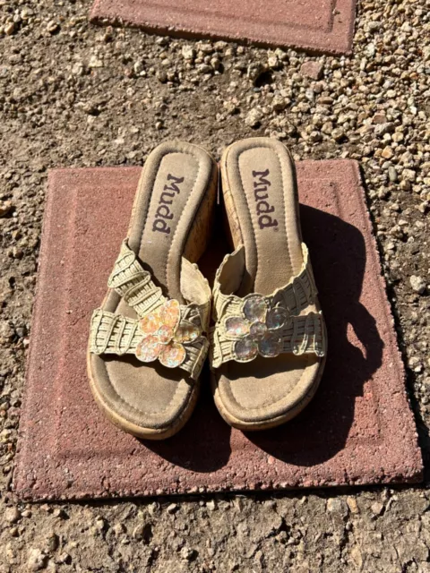 Vintage MUDD 90s/Y2K Sequin Flower Platform Wedges