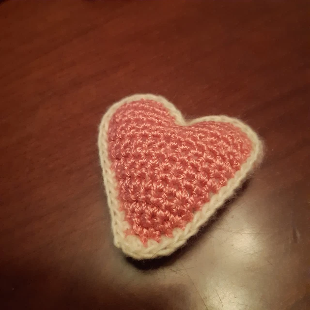 Amigurumi Gehäkelt, Schlüsselanhänger, kleines Herz  Handarbeit Valentienstag