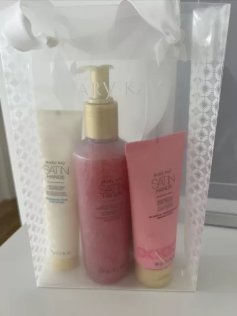 Mary Kay Satin Hands® Pampering Set Blissful Pomegranate