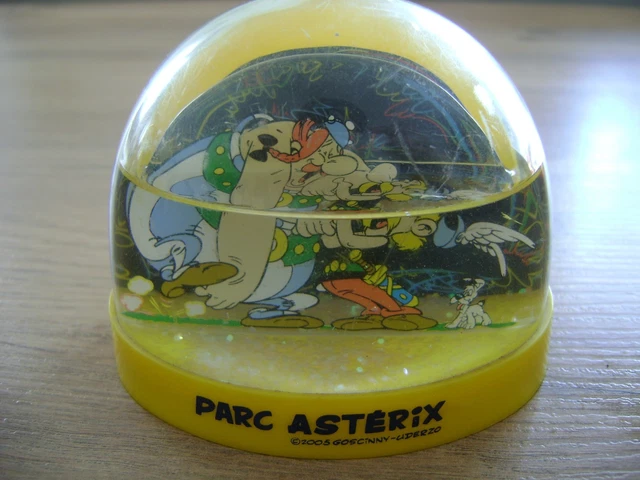 Boule à Neige Idéfix - Parc Astérix 2009 - Goscinny-Uderzo - 10 Cm - Occasion