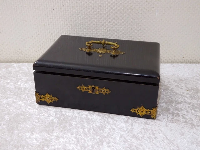 Boîte à bijoux vintage en bois, boite de rangement ancienne pour bijoux, petit coffre pirate, boite en bois originale, cadeau pour femme - Canada
